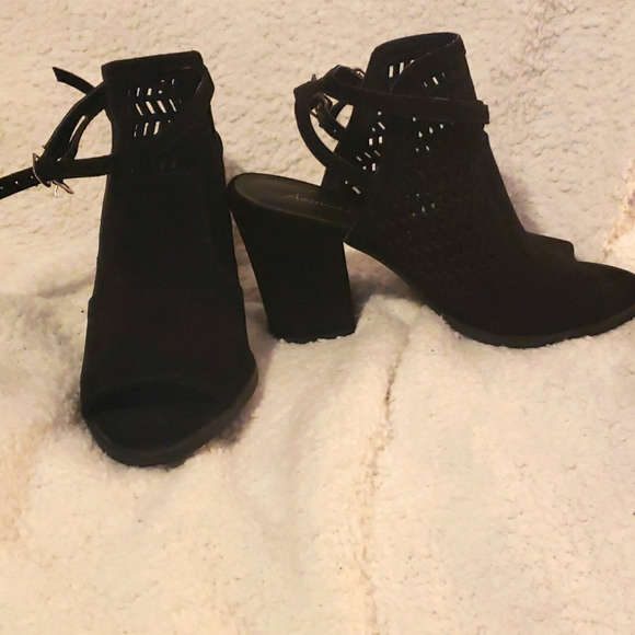 Peeptoe boots - Picture 3 of 5